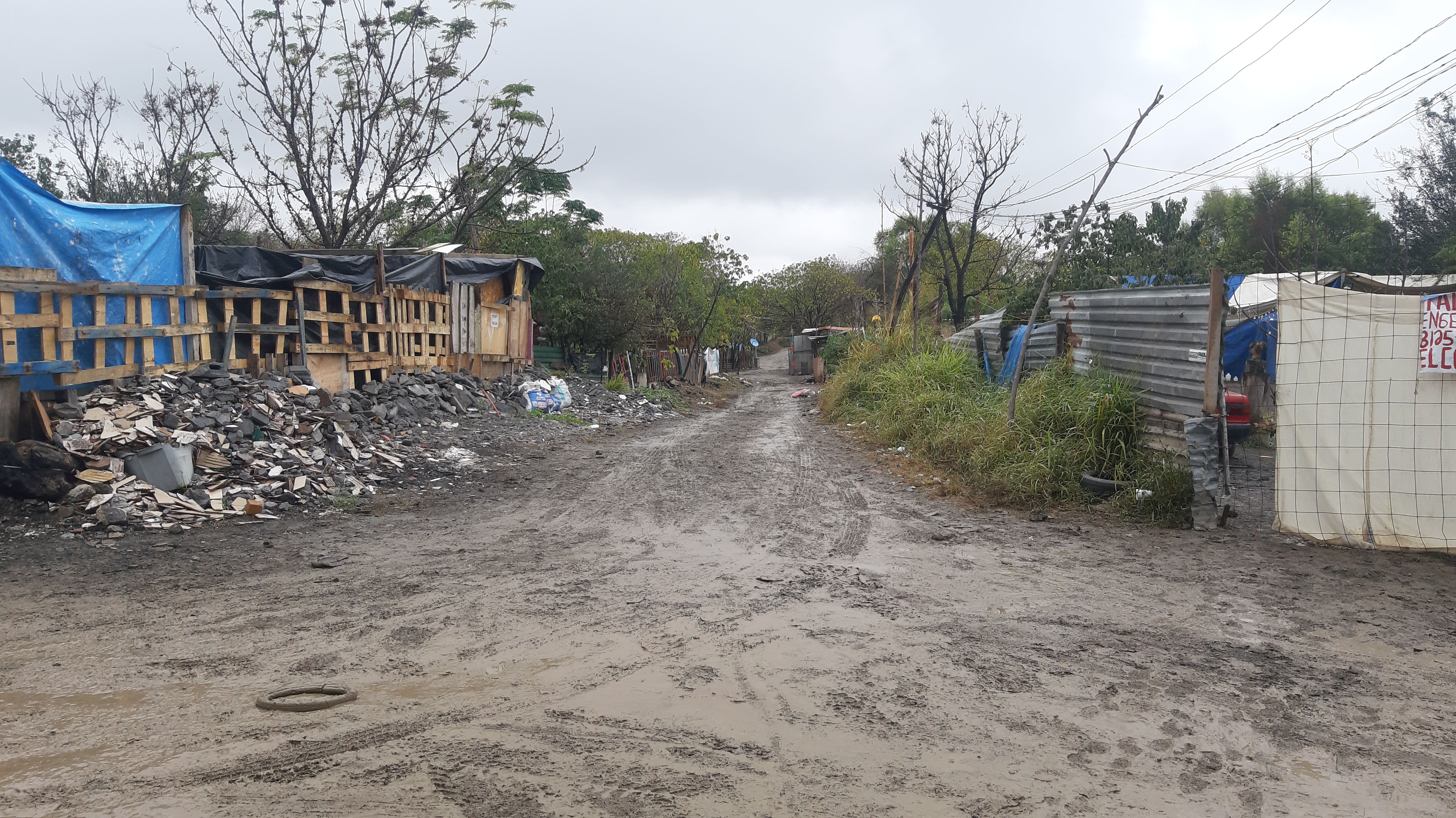 Vulnerable settlement housing built from scrap boards