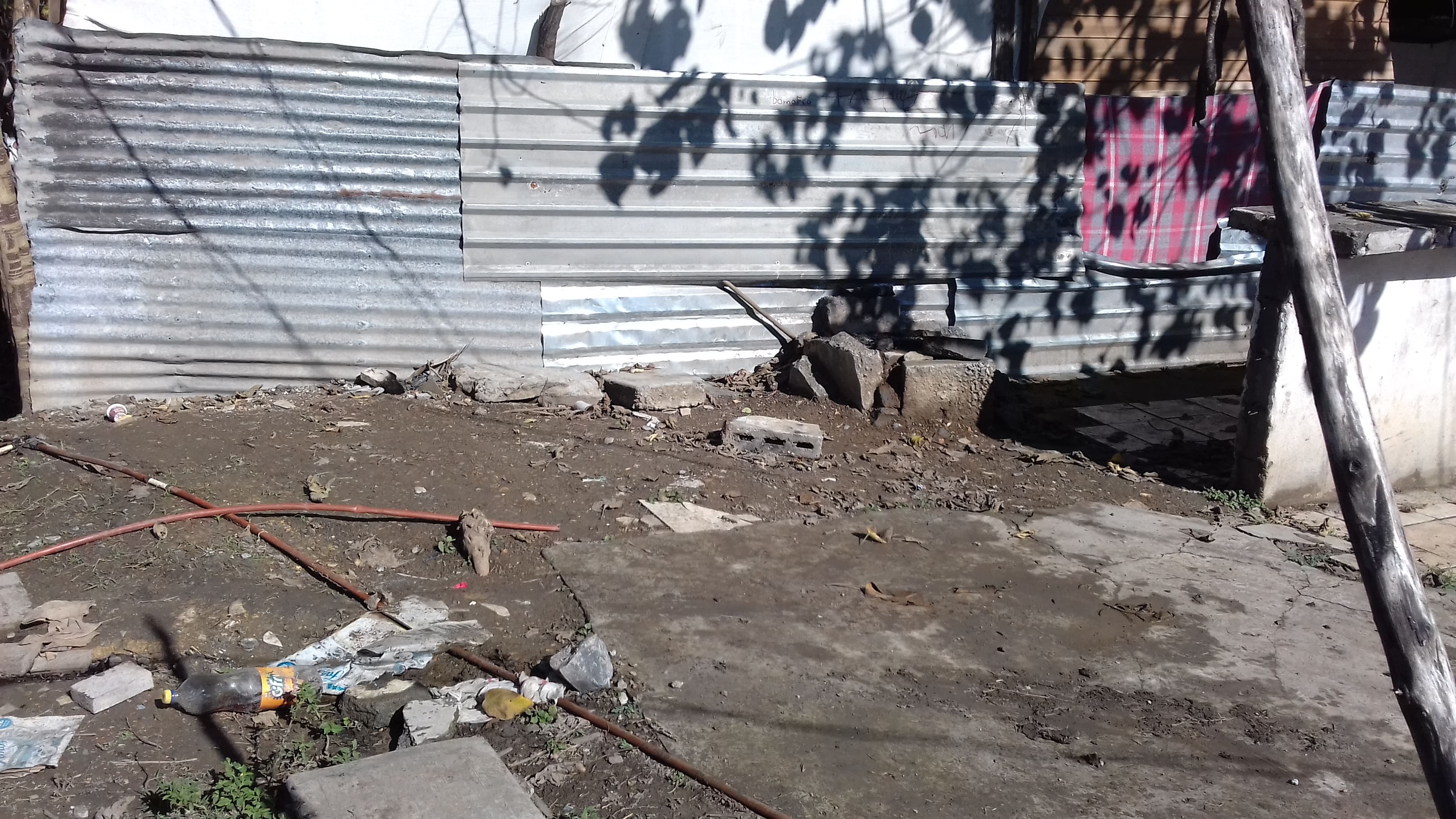 Neighborhood surroundings inside irregular community