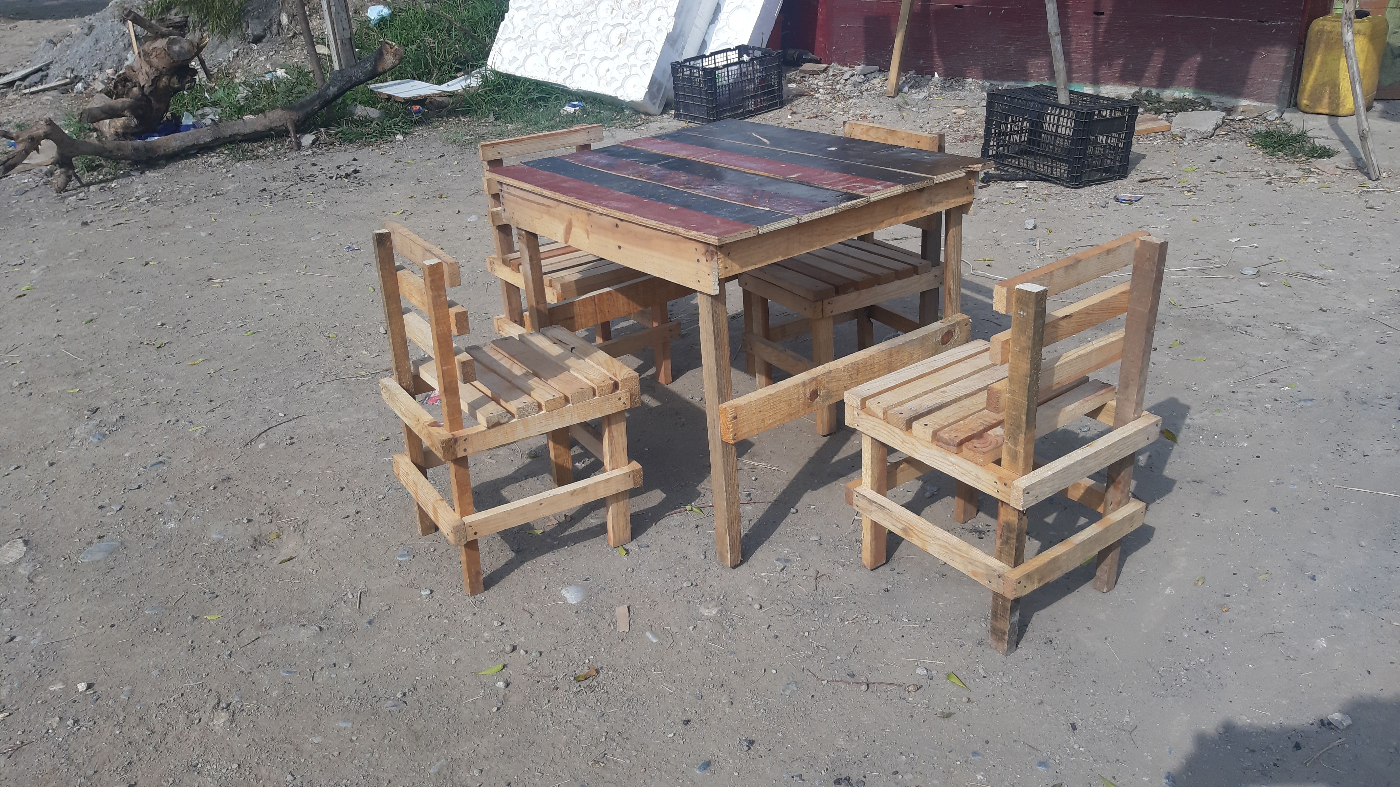 Mother managing commerce stand